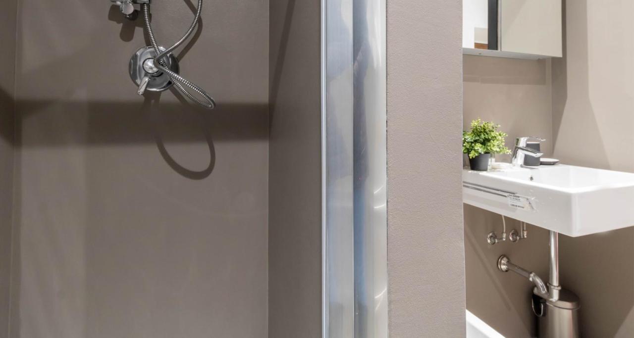 Joivy Spacious 1 Bedroom Apt Near S Agostino Metro ميلان المظهر الخارجي الصورة